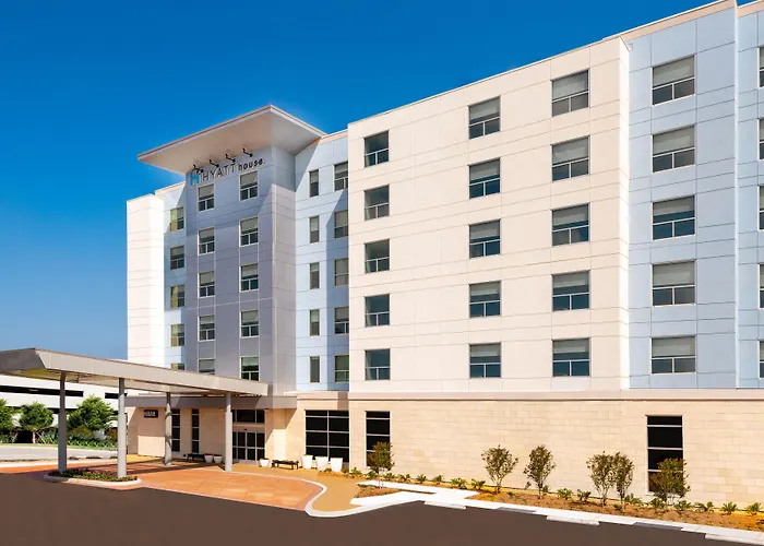 Hyatt House Tampa Airport/WestshoreAirport Hotel